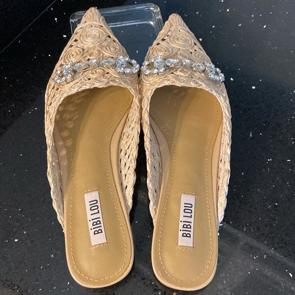 *BiBi Lou Pointy Toe Woven Rope Rosettes Mule Slip On + Rhinestone Bows - Picture 3 of 15